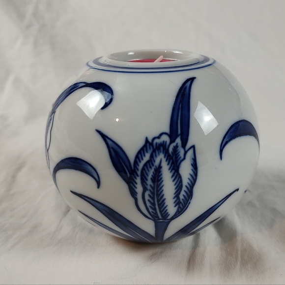 Bombay Blue White Floral Porcelain Sphere Tealight Candle Holder - Picture 3 of 9